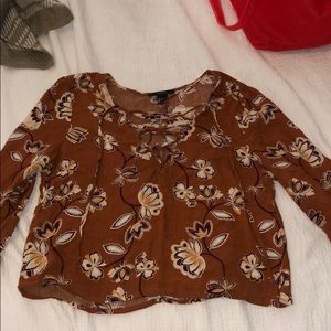 Super cute brown floral long sleeve top